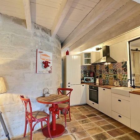 Duplex Centre Historique Uzes Apartment Exterior photo